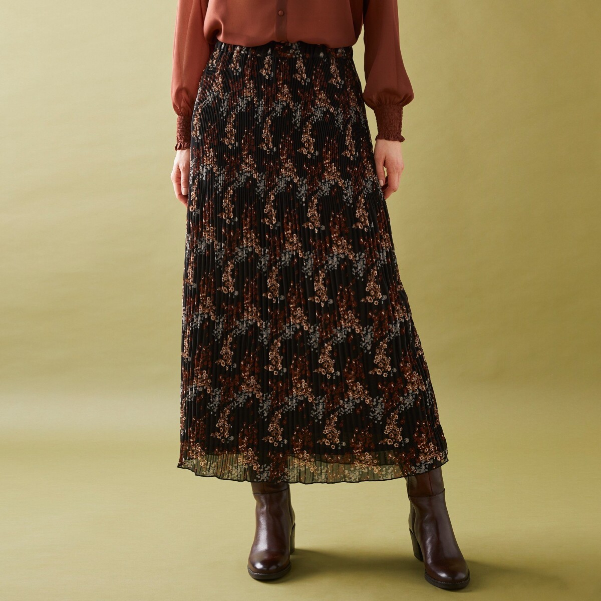 Blancheporte Plisovaná sukně s potiskem květin z recyklovaného polyesteru (1), pro vysokou po černá/karamelová 36